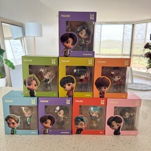 BTS Action Figures Set - Multicolor